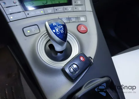 2013 Toyota Prius Three из США, поврежденный, VIN JTDKN3DU6D0341918